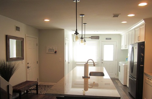 Shipyard Plantation House | 201 Tennismaster, Beautifully Remodeled End Unit with Pool View!