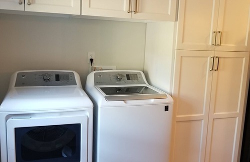 Shipyard Plantation House | 201 Tennismaster, Beautifully Remodeled End Unit with Pool View!