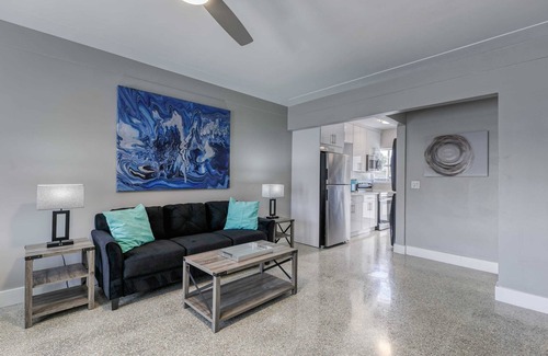 Wilton Manors Apartment | 2013 A Sunshine Manors