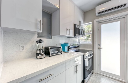Wilton Manors Apartment | 2013 A Sunshine Manors