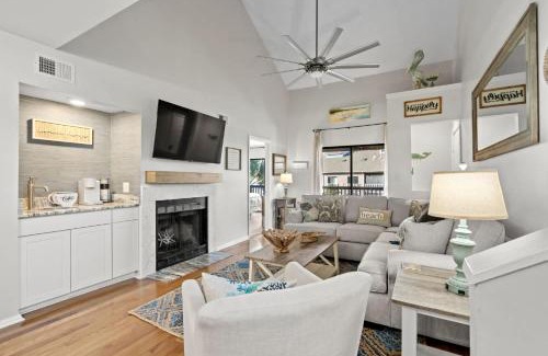 Surfside Beach House | 201D Jenns Bay Retreat