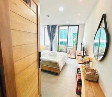 Ninh Kieu Apartment | 201MSNK Maison Luxe Studio with Balcony