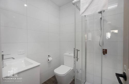 Brunswick East Apartment | 202 Cozy Queen BR with Fast WiFi - Brunswick East