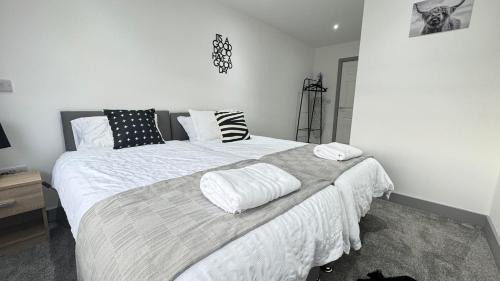 Wakefield Apartment | 202 Grosvenor House - Wakefield