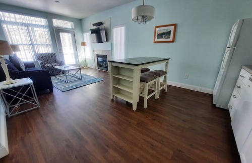 Delavan Lake Condo | 202 - One Bedroom Condo Suite