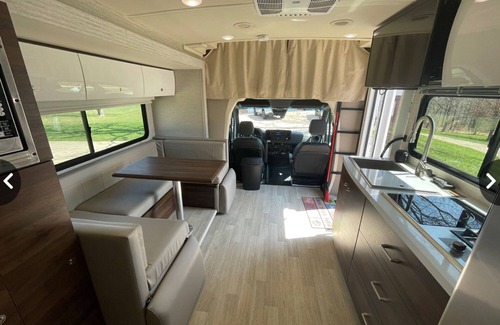 Burdett House | 2020 RV for 6 right on the Seneca Lake Wine Trail