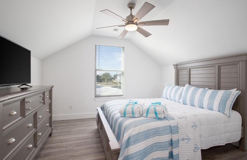 Laguna Beach Estates House | 20206 First Ave by Blue Swell