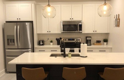 Holy Cross Apartment | 2021 Built Above Garage 1 BR Carriage House Apt