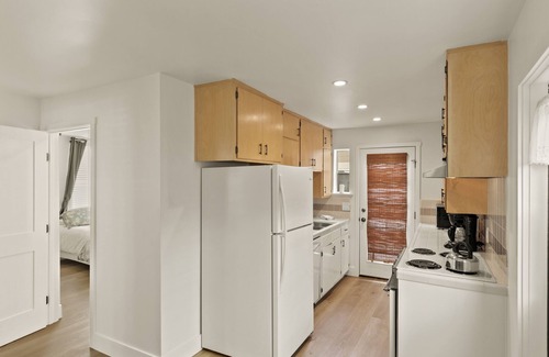 Pacific Grove House | 2021 Remodeled Victorian in Excellent Location, Close to Beach and Downtown