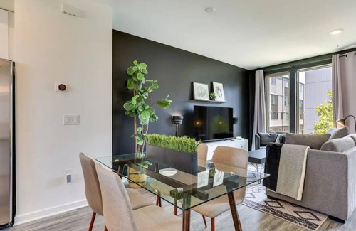 Olde Richmond House | 2024 Charming 3-bedroom townhome with AC, WiFi in fabulous Philadelphia