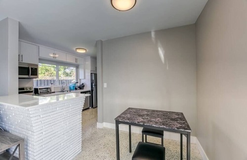 Wilton Manors Apartment | 2025-A Sunshine Manors