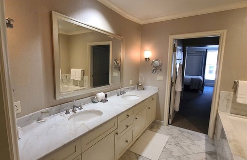 Downtown San Francisco Apartment | 2025 NBA All-Star Weekend in Luxury 2-BR apartment in vibrant San Francisco