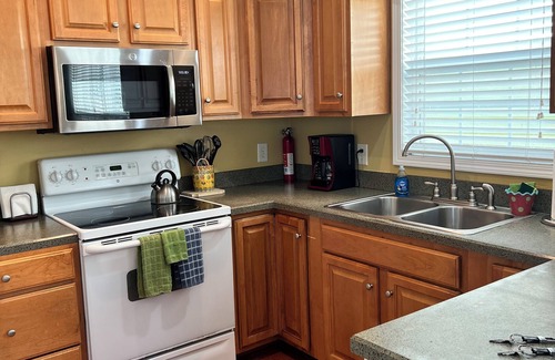 Surfside Beach House | 2025 Spring/Summer Reservations priced right!