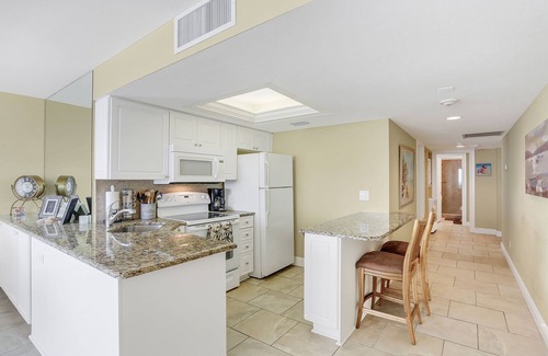 Marco Island Condo | 2025 Summer Fall Discounts! Perfect location for family vacation!