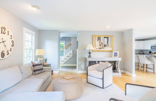 Naushop House | 2026 Dates Open-Luxury Designer Home - AC/Bikes/Pool, Tennis & Pickleball Access