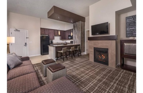 Park City Resort | 2026 Sundance Film Fest 1 Bedroom Deluxe Suite