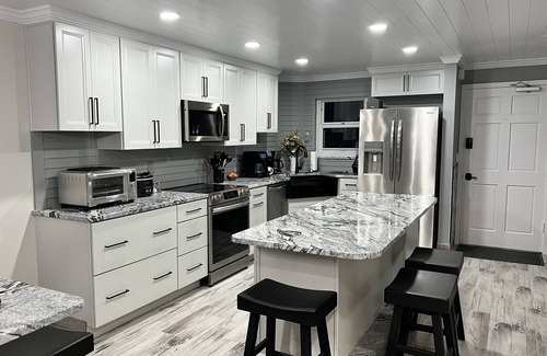 Daytona Beach Shores Condo | #203 2BR, 2KING BEDS, 1QMurphy, 2.5BA Max 6, #20 Dog, Discount 7nt, SPACIOUS