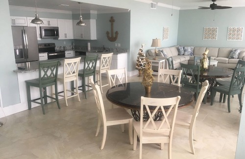 Daytona Beach Shores Condo | #203 2BR, 2KING BEDS, 1QMurphy, 2.5BA Max 6, #20 Dog, Discount 7nt, SPACIOUS