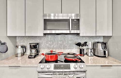 Harbordale Apartment | #203 Luxury 3 badrooms APT Brand new, Perfectly located