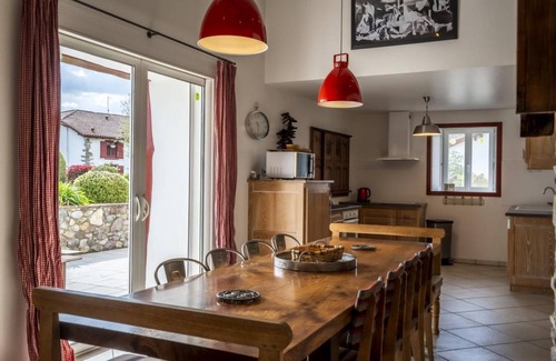 Osses House | 203 m² Gîte ∙ 5 bedrooms ∙ 11 guests