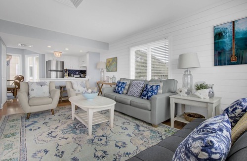 Isle of Palms Apartment | 204 B Port O Call by AvantStay | Beachfront Condo!