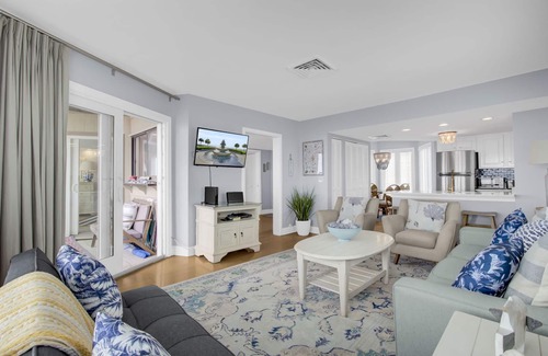 Isle of Palms Apartment | 204 B Port O Call by AvantStay | Beachfront Condo!