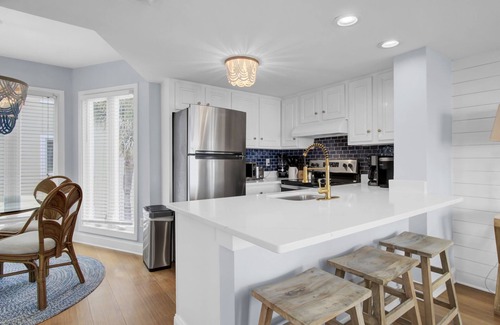 Isle of Palms Apartment | 204 B Port O Call by AvantStay | Beachfront Condo!