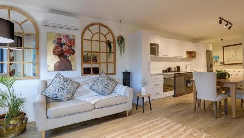 George Central Apartment | 204 Le Jardin, George