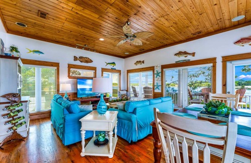 Carrabelle House | 204 m² House ∙ 3 bedrooms ∙ 8 guests
