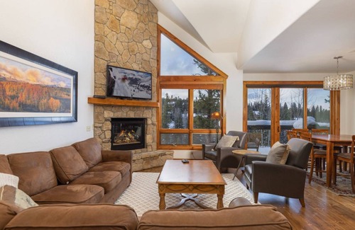 Four O'Clock House | 204 m² House ∙ 4 bedrooms ∙ 9 guests