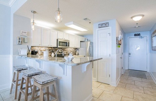 Ono Island Condo | 204 Palacio, low floor professionally decorated gulf front condo!