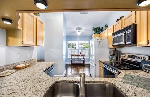 Central Naples Condo | 204E Pinewoods Condo