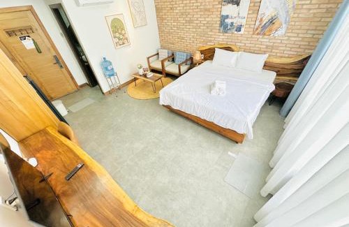 Ninh Kieu Apartment | 204MSNK Maison Luxe Studio w Big Window & Kitchen