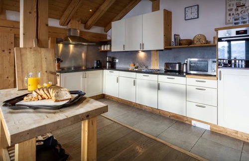 Manigod Ski Chalet | 205 m² Chalet ∙ 4 bedrooms ∙ 8 guests