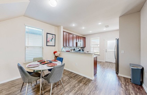 Houston House | 205 m² House ∙ 4 bedrooms ∙ 8 guests