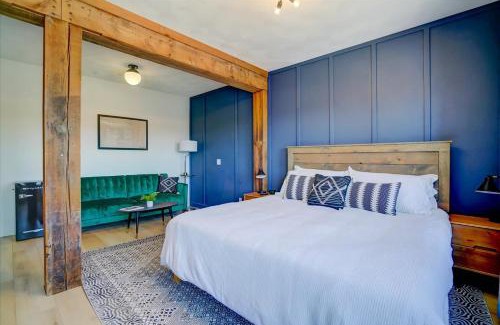 Waunakee Hotel | 206 - King Suite