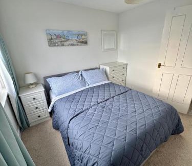 Pembroke Ski Chalet | 206 Trewent Park