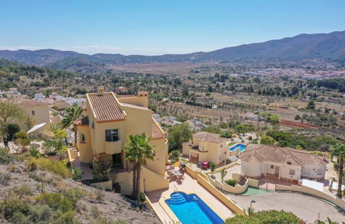 Jalon Villa | 207 m² Villa ∙ 3 bedrooms ∙ 6 guests