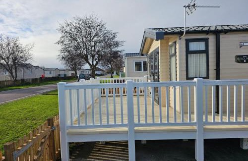 Burnham-on-Sea Apartment | 208 Holiday Resort Unity Brean 6 berth Passes optional No pets