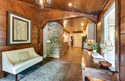 Six Mile House | 209 m² House ∙ 4 bedrooms ∙ 12 guests