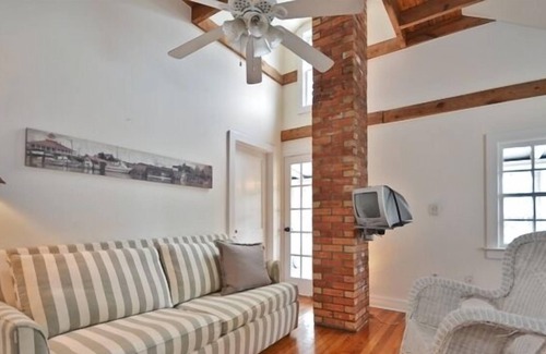 Lewes House | 209B Midland "The Cottage" Less than two blocks to Lewes Beach!