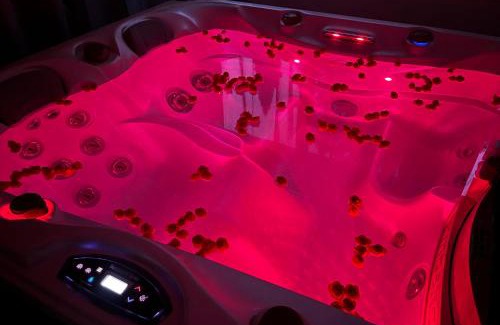 Quartier du Casino House | 20mètres Plage - Maison -Jacuzzi - Wifi - Terrasse