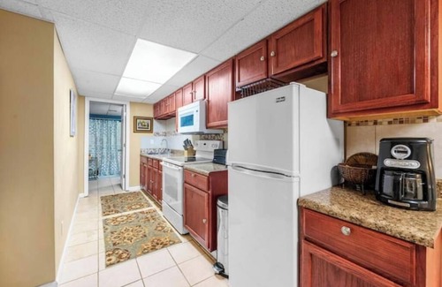 Snellville Apartment | 20Mi Atlanta Garden View Private Backyard