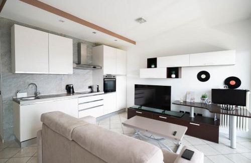 Milan Apartment | 20min dal Duomo Luxury Flat and Free Parking