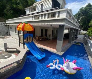 Bayan Lepas House | 20PAX 4BR Villa with Kids Swimming Pool, KTV, BBQ near SPICE Arena Penang