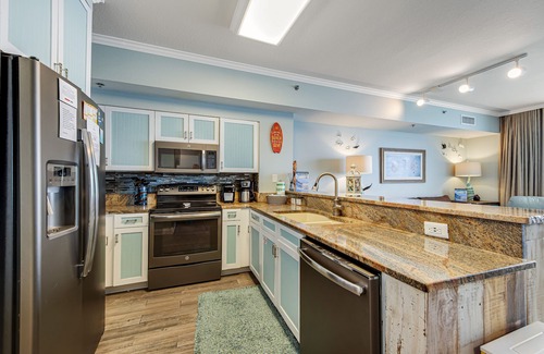Panama City Beach House | 20th-floor oceanfront condo with pools, hot tubs, & amazing water view