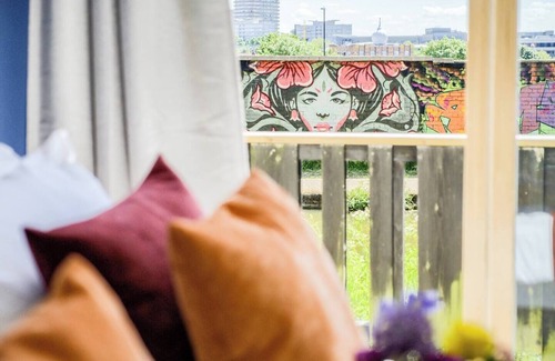 Coventry House | 21 Cable Yard- Sylish, modern and central house