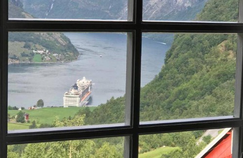 Geiranger Ski Chalet | 21 m² Chalet ∙ 2 bedrooms ∙ 4 guests