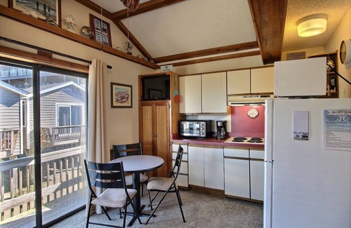 Hatteras Condo | 21 Sandcastle Studio Bedroom Condo by RedAwning