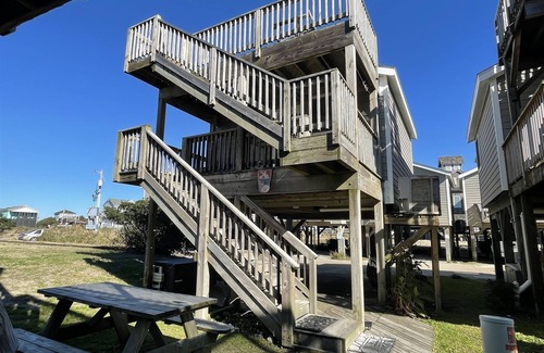 Hatteras Condo | 21 Sandcastle Studio Bedroom Condo by RedAwning